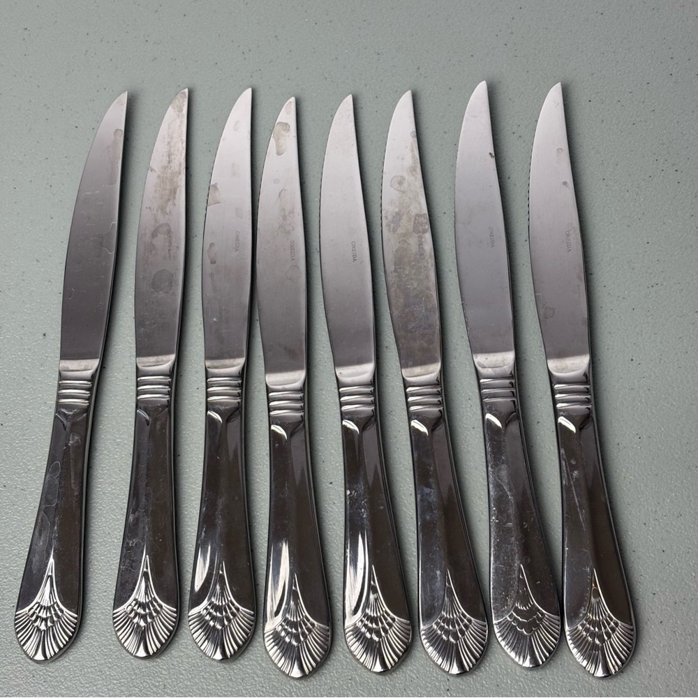 Oneida Stainless Steel New York Flatware Table Knife Lot of 8 Knives